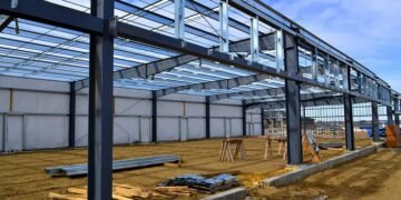 Фокус на энергетику и защитные сооружения: Война изменяет структуру спроса на рынке металлоконструкций.