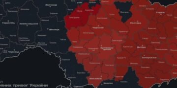 Дрони надходять хвиля за хвилею: Київ і область під прицілом ворога