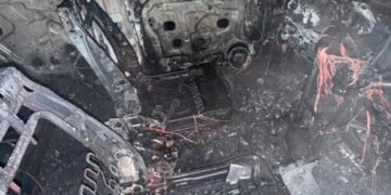 Палаючі ревнощі: у Києві чоловік із каністрою бензину влаштував помсту супернику