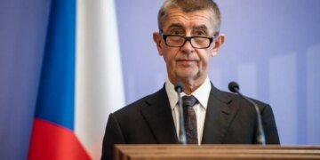 Новое правительство в Чехии: коалиция подписана с антиукраинской партией