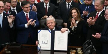 В США завершился самый длительный шатдаун в истории