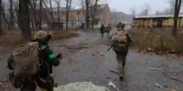 Украинские бойцы уничтожили вражескую диверсионно-разведывательную группу в Покровске. ВИДЕО