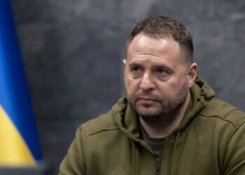 Єрмак: Зеленський не підпише жодного документа про відмову від територій, поки буде Президентом України