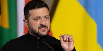 Конец войны в Украине: Зеленский назначил делегацию для переговоров