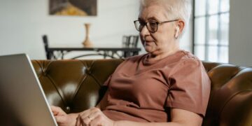 Пенсии пересчитают миллионам украинцев: кто получит “бонус” к выплатам