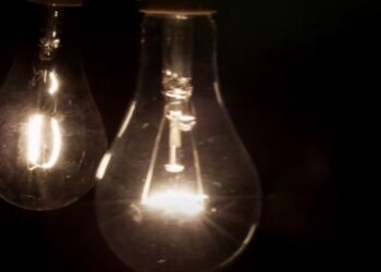 До 4 очередей: Укрэнерго сообщило о круглосуточных отключениях в большинстве регионов