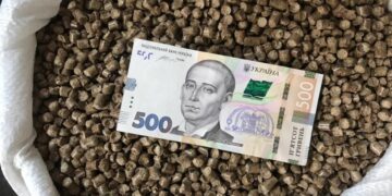 Дрова, пеллеты или брикеты: эксперт рассказал, как максимально сэкономить на отоплении