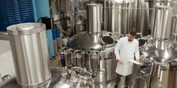 Агрохолдинг Ristone Holdings запускает модернизированный спиртзавод в Черкасской области и инвестирует в линию по производству биоэтанола.