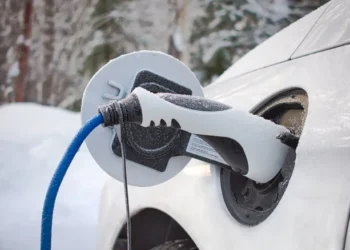 Найкращі електромобілі для зимових поїздок: вибір експертів