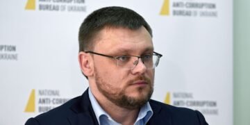 Был ли контакт НАБУ и САП с Зеленским и как выехал Миндич: новые детали об операции “Мидас”