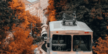 Підйом пасажирів на паузі: в Києві зупинився фунікулер