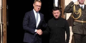 Зеленский после массированного удара провел разговор с президентом Финляндии: детали