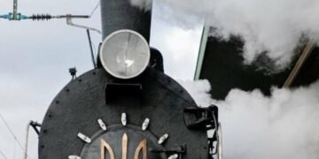 Київ-Пасажирський перетворюється на казку: стартують святкові рейси для дітей