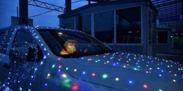 Диво виїхало в дорогу: Миколай уже рухається до Києва