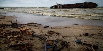 Україна переходить до нової стратегії ударів по Росії: добиває «тіньовий флот» у Чорному морі