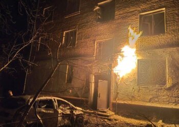 Ворожий БпЛА вибухнув біля багатоповерхівки в Чернігові, є поранені