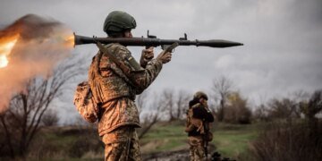 На фронті відбулось 93 бойові зіткнення: на яких напрямках ворог діє найактивніше