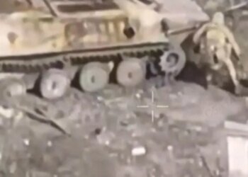 Морпехи уничтожают дронами штурмовиков РФ под Мирноградом. ВИДЕО