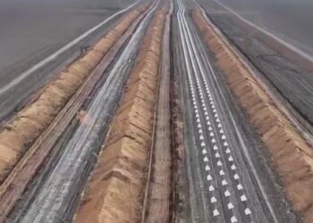 Силами ДССТ зведено вже тисячі кілометрів фортифікаційних споруд: Шмигаль показав оборонні укріплення у Запорізькій області