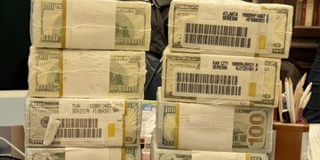 Народные депутаты и аналитики: коррупция в Украине превратилась в системную угрозу национальной безопасности