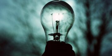 Останній день року буде із графіками відключень: в Укренерго озвучили прогноз по світлу на 31 грудня