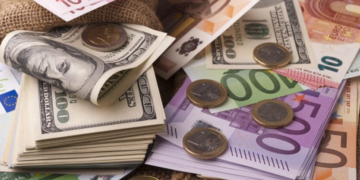 Украинцев предупредили о курсе доллара перед Новым годом: к каким цифрам готовиться