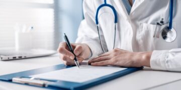 Конец живым очередям: как в Польше записаться к врачу с января 2026 года