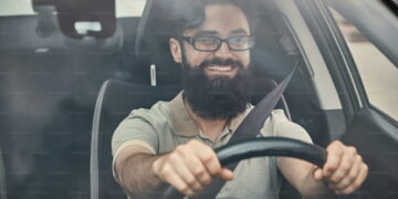 Водителям ответили, когда возраст станет помехой для управления авто