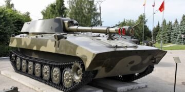 Десантники показали видео уничтожения российской САУ “Гвоздика” на Курщине