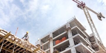 В Украине за три квартала почти на 50% выросли объемы строительства нового жилья.