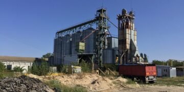 В Киевской области продается почти готовый мукомольный комплекс за ₴13,8 млн, а во Львове – земля под ТЦ.