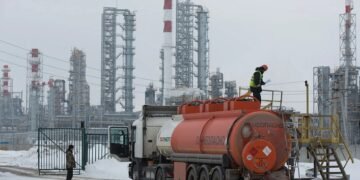 ЕС до сих пор ежемесячно платит РФ €1,5 млрд за ископаемое топливо, но блоку удалось договориться об отказе от российского газа с 2027 года.