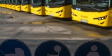 Київський транспорт зупиняють і перенаправляють: що зміниться на вихідних