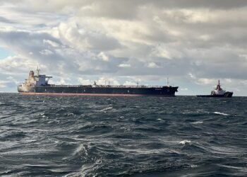 Украина санкционирует российские суда и бьет по топливным мощностям агрессора.