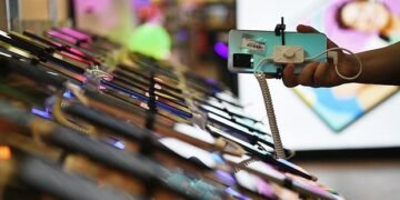 Фахівці прогнозують кінець ери дешевих смартфонів