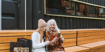 Без этого документа украинцы останутся без пенсии: кому срочно нужно заменить