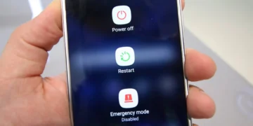 Фахівці розповіли, навіщо періодично перезавантажувати смартфон і як часто потрібно це робити