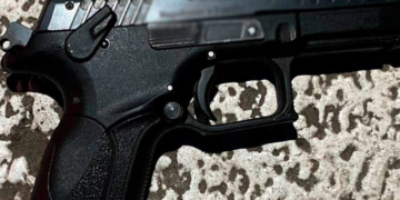 Погрози зброєю, розваги і знущання: в Києві затримали вуличних хуліганів