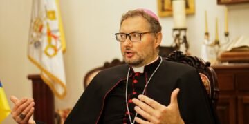 “Очень мощная работа”: посол Ватикана сказал, сколько гуманитарной помощи передали Украине