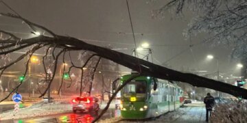 Мороз і опади змінюють рух у Києві: що відбувається з транспортом