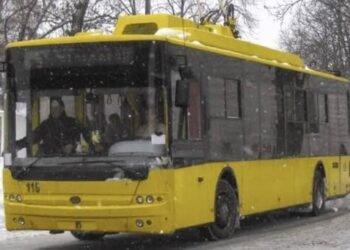 Київ на паузі: рух трамваїв і тролейбусів обмежено