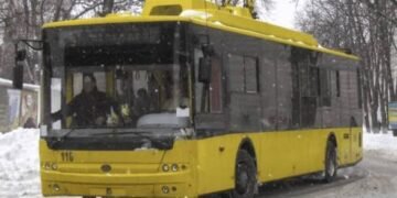 Київ на паузі: рух трамваїв і тролейбусів обмежено