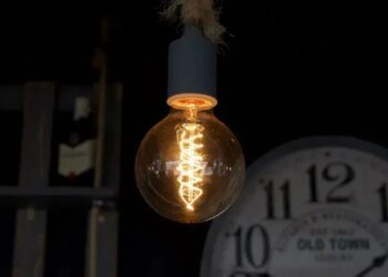 Завтра у всіх областях України планують вимикати світло