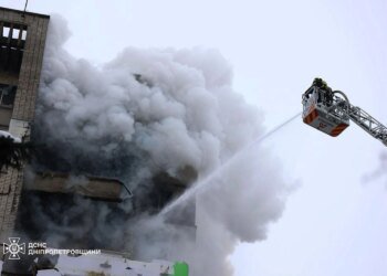 У Дніпрі після ворожого удару частково зруйнована 16-поверхівка, кількість поранених зросла до 14