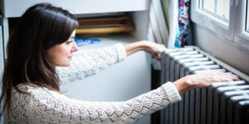 Украинцам объяснили, нужно ли платить за отопление, если батареи холодные