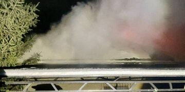 Россияне второй раз за ночь атаковали Запорожье: в городе повреждены частные дома (фото)