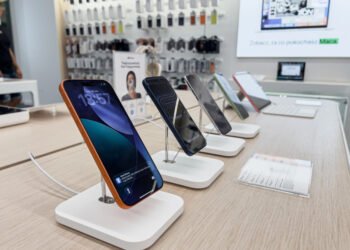 Названо оптимальний термін заміни смартфона