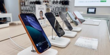 Названо оптимальний термін заміни смартфона