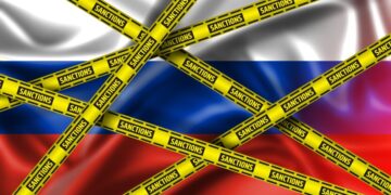 Санкции обвалили экономику России: добыча нефти падает, а курорты потеряли миллионы туристов