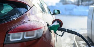 В Украине резко подорожало топливо: водителей предупредили о новом росте цен